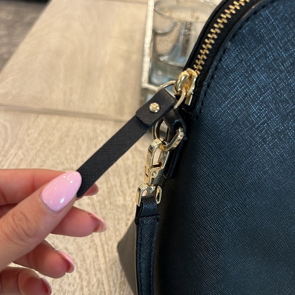 LIKE NEW Margot Shoulder Bag in Black & Pebble
kate spade New York - Picture 7 of 12